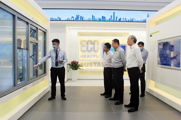 農(nóng)業(yè)部原黨組副書記、常務(wù)副部長余欣榮蒞臨方大集團(tuán)調(diào)研