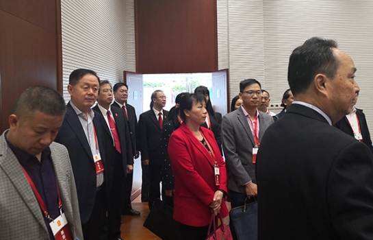 全國(guó)人大代表、方大集團(tuán)董事長(zhǎng)熊建明參加最高人民法院第一巡回法庭視察調(diào)研座談